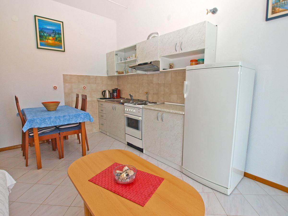 Apartments Slavka 1155 พูลา ภายนอก รูปภาพ