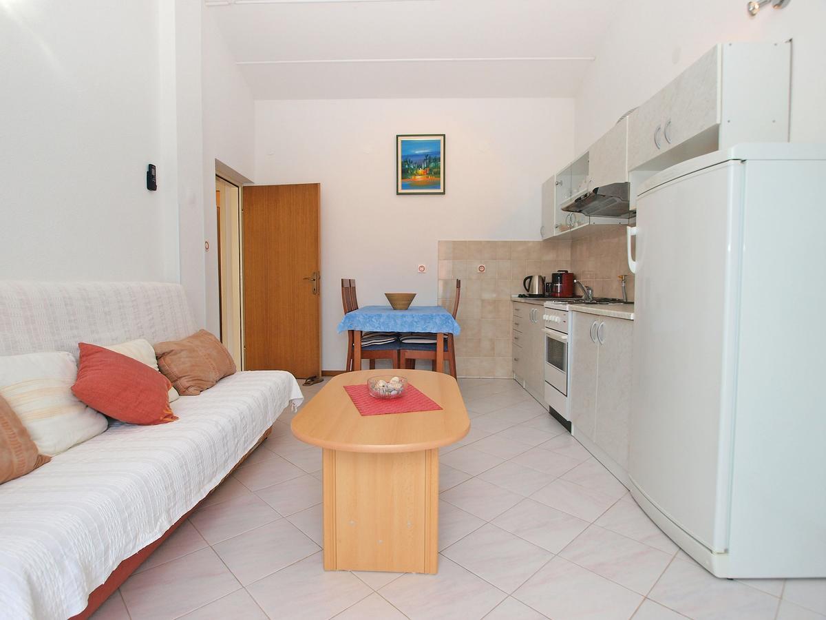 Apartments Slavka 1155 พูลา ภายนอก รูปภาพ