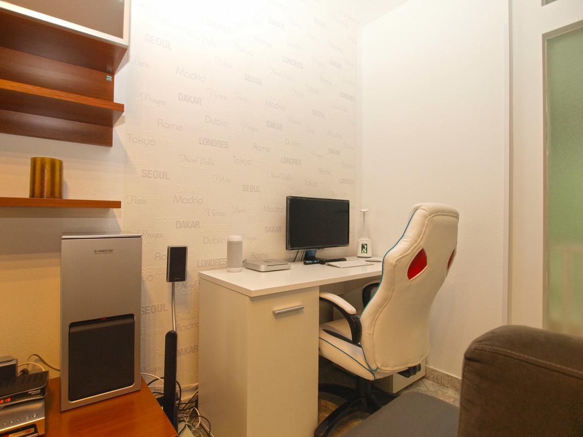 Apartments Slavka 1155 พูลา ภายนอก รูปภาพ