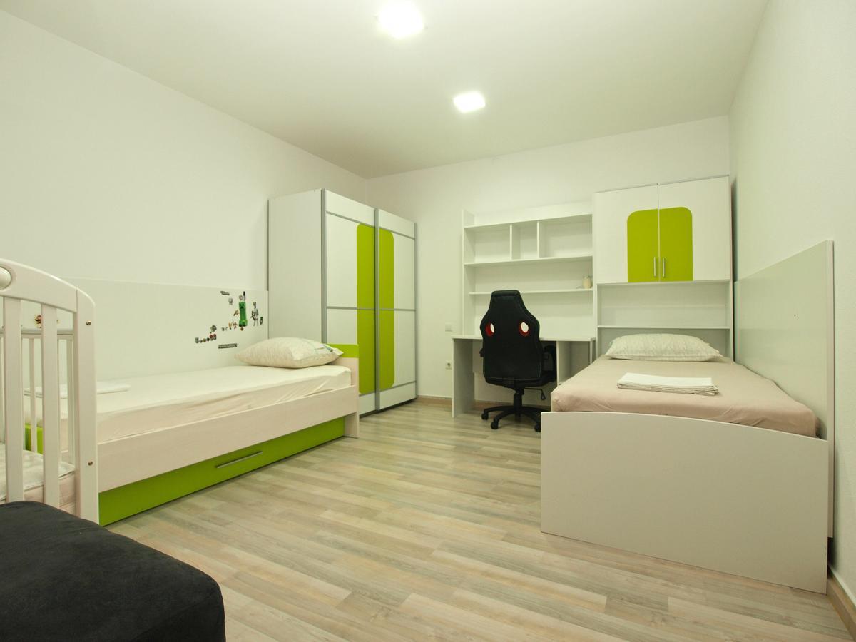 Apartments Slavka 1155 พูลา ภายนอก รูปภาพ